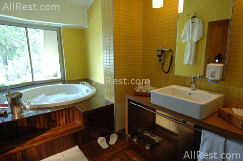 Sungate Port Royal 11